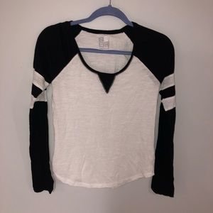 Nollie black and white long sleeve